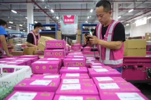 在品控質(zhì)檢這條電商生命線，唯品會的示范算不算標(biāo)準(zhǔn)？