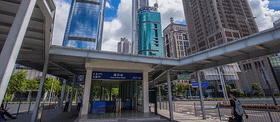 沒有一個深圳青年，能“走出”深圳地鐵