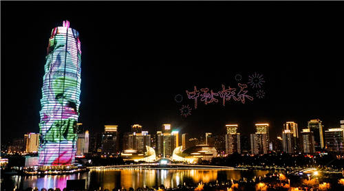 帥爆了！500架無人機(jī)表演在大玉米點(diǎn)亮鄭州，助力HUAWEI nova9系列發(fā)布