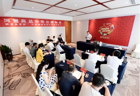 全程嗨翻！康輝、月亮姐姐直播拼農(nóng)貨，互動央視豐收節(jié)晚會致敬農(nóng)民739.jpg