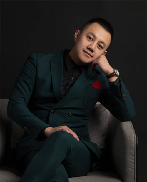 95后小伙來(lái)義烏創(chuàng)業(yè) 在微拍堂實(shí)現(xiàn)世界致富夢(mèng)