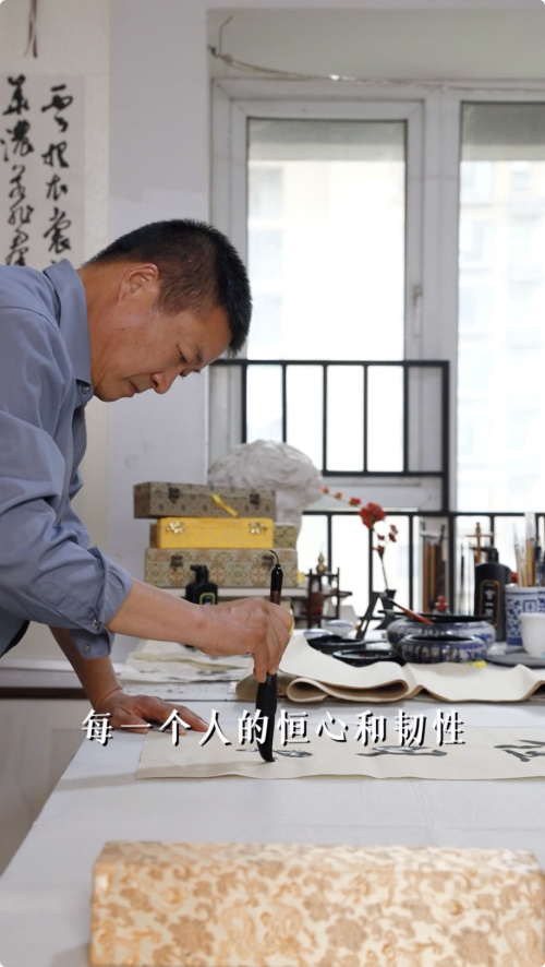 他攜手書法名家 在微拍堂樹立以文化人的新風(fēng)