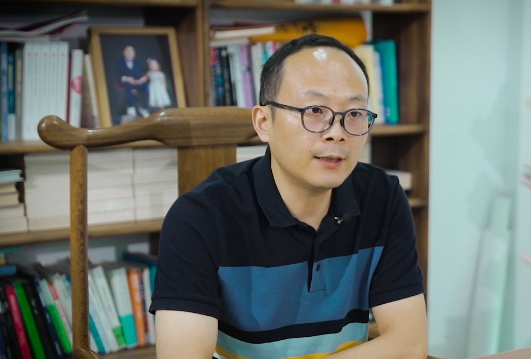 有書(shū)雷文濤接受人民日?qǐng)?bào)《民生周刊》專(zhuān)訪：讓人人都能享受終身成長(zhǎng)帶來(lái)的美好生活