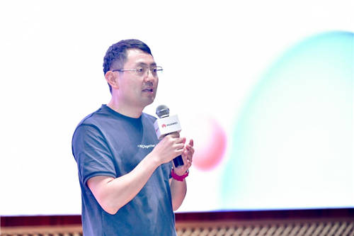 在HDC2021領(lǐng)航出海高峰論壇里，藏著企業(yè)出海的“密碼”