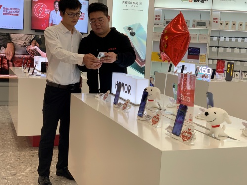 今年11.11買手機(jī)不熬夜 來線下京東之家 超多新品現(xiàn)貨發(fā)售