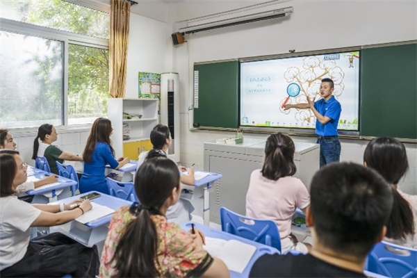 希沃服務(wù)，用心守護(hù)熱愛教育的每一個(gè)你