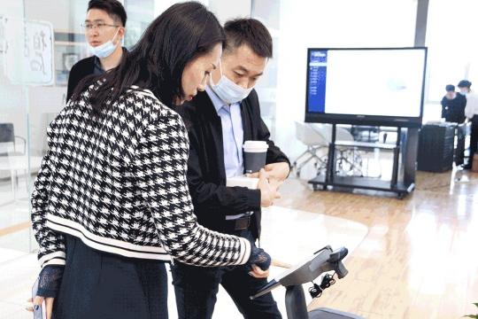 聚焦智慧辦公，temi機器人賦能企業(yè)實現(xiàn)數(shù)字化轉(zhuǎn)型