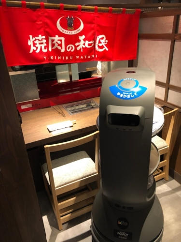 日本餐飲業(yè)迎來 “招工難”風潮，服務機器人解難題