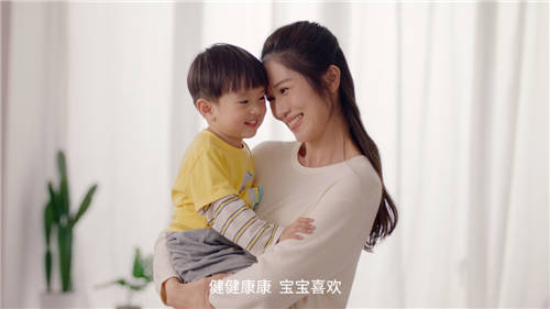 紅人寶寶坦言“不想紅”，全棉時代100%純凈棉助力健康成長
