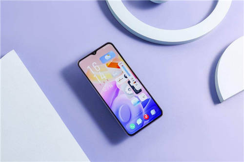 1399元起，vivo Y55s憑6000mAh大電池成新續(xù)航標(biāo)桿