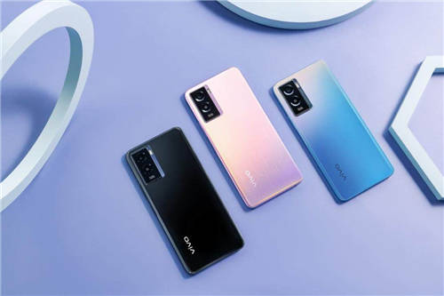 1399元起，vivo Y55s憑6000mAh大電池成新續(xù)航標(biāo)桿