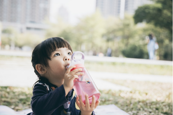 要補水，更要補營養(yǎng)——育兒專家蔣競雄解讀兒童飲水的健康密碼