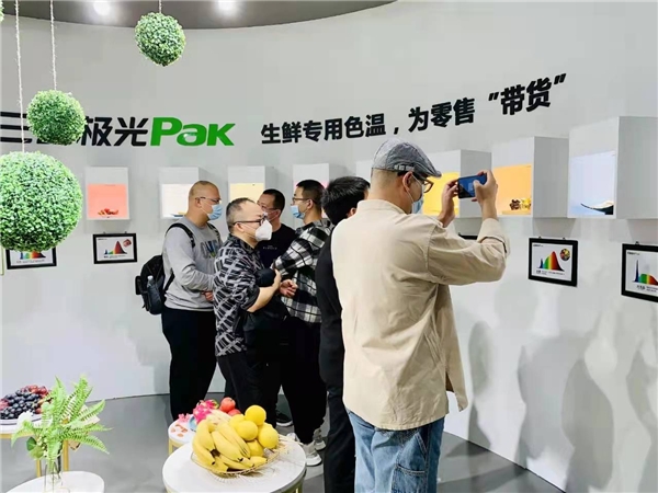 跟著三雄極光學(xué)照明，不愁店內(nèi)沒(méi)顧客！