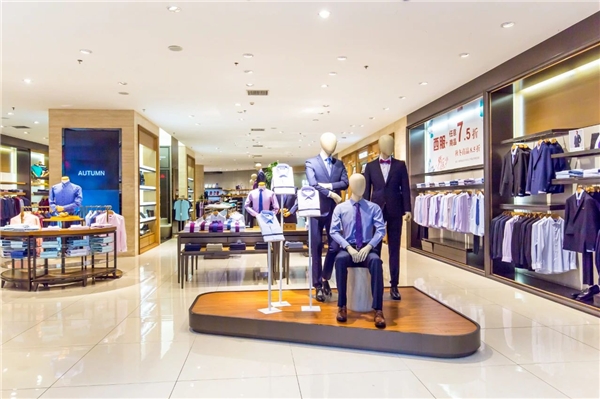 跟著三雄極光學(xué)照明，不愁店內(nèi)沒(méi)顧客！