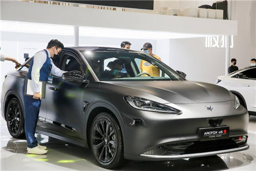 阿爾法S全新HI版登陸?？谲囌?極狐汽車打造未來出行