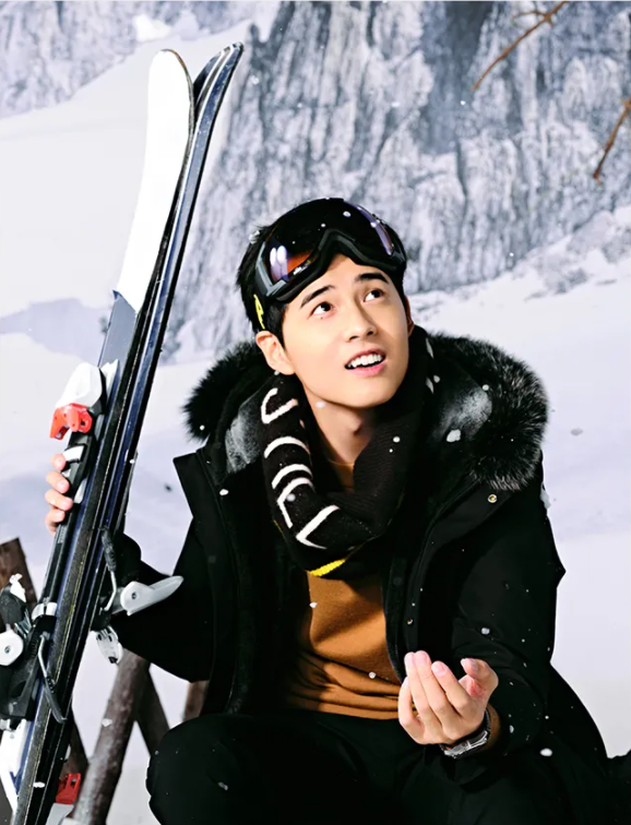 七匹狼夾克聯手蘇炳添后又合作演員夏雨，共赴雪境探索之旅