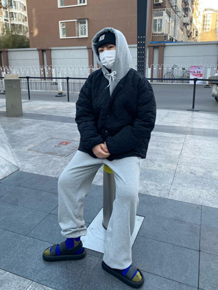 8分以上的街拍穿搭，一定離不開這雙優(yōu)調(diào)917涼拖！