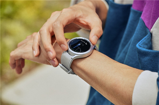 時(shí)尚健康星選 三星Galaxy Watch4系列2022開(kāi)年熱銷(xiāo)中