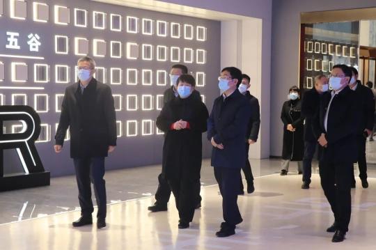 紹興市委副書記、代市長施惠芳一行蒞臨集成灶10大品牌帥豐調(diào)研指導！