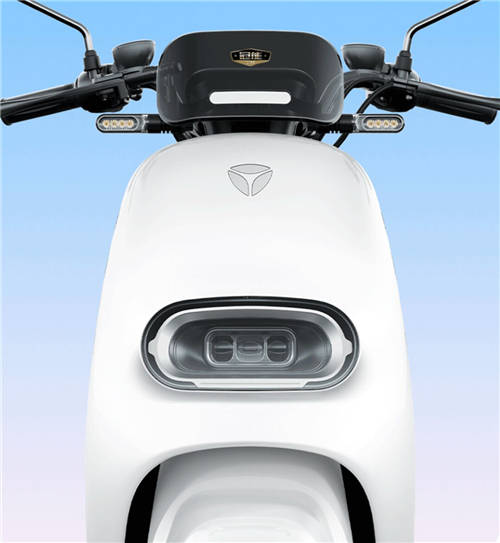 新發(fā)布兩款雅迪電動車，一次充電續(xù)航超過120公里，可跨城行駛