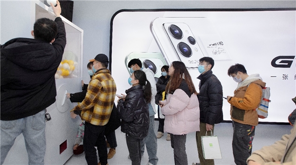 天貓超級品牌日攜手realme引爆Z世代科技狂歡