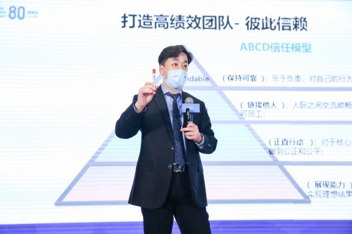 豪雅“漸入佳鏡”英雄聯(lián)盟漸進(jìn)王者挑戰(zhàn)賽半決賽圓滿完賽！