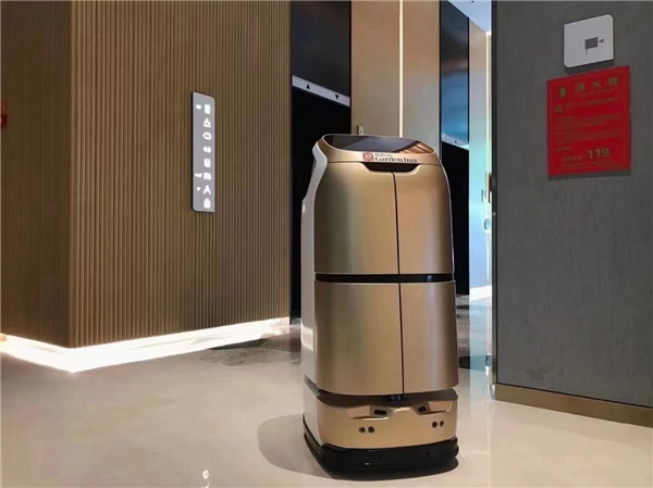 疫情進(jìn)入常態(tài)化階段，無人服務(wù)成防疫黑科技