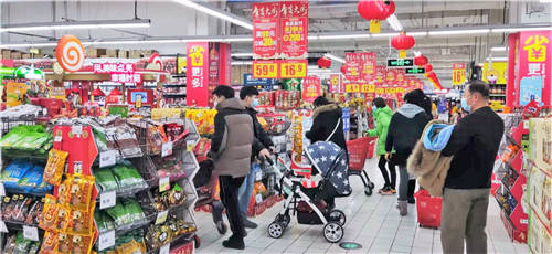 看庖丁達(dá)人郭康林8分鐘大顯身手 上家樂福春節(jié)買“好”、“省”豬肉