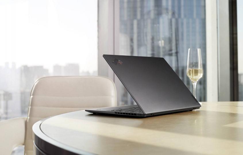 黃健翔空降聯(lián)想超級直播間，ThinkPad X1 Nano迎來冰點價格