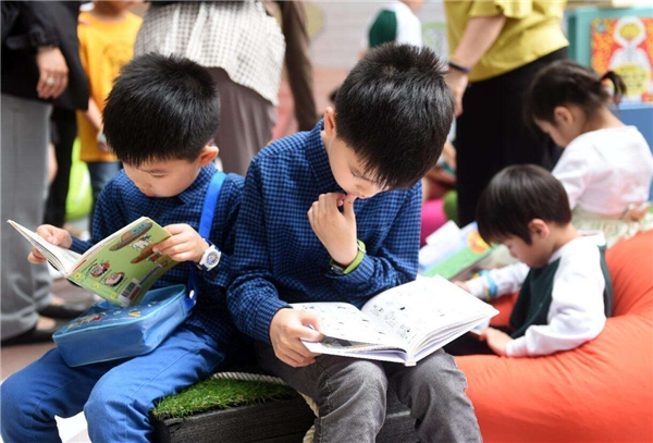雙職工家庭如何兼顧事業(yè)和孩子教育？這樣做也許更奏效