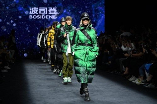 波司登羽絨服和國(guó)際接軌，持續(xù)深耕品質(zhì)