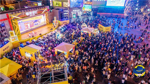 “零食經(jīng)濟”當(dāng)?shù)溃闶澈苊﹂T店破1000家，狂歡現(xiàn)場人氣圈粉