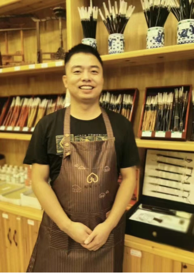 “華夏筆都”大學(xué)生返鄉(xiāng)創(chuàng)業(yè)做毛筆，淘特M2C模式3個(gè)月業(yè)績(jī)翻5倍1701.png