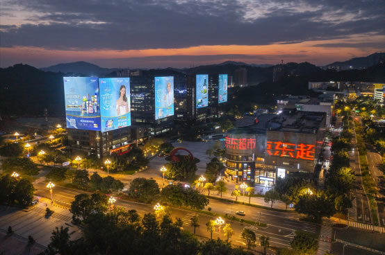 大數(shù)據(jù)洞察七個年貨消費(fèi)意外趨勢：縣鄉(xiāng)市場消費(fèi)超北上廣 五糧液和車?yán)遄映勺罨鹉曦?52.jpg