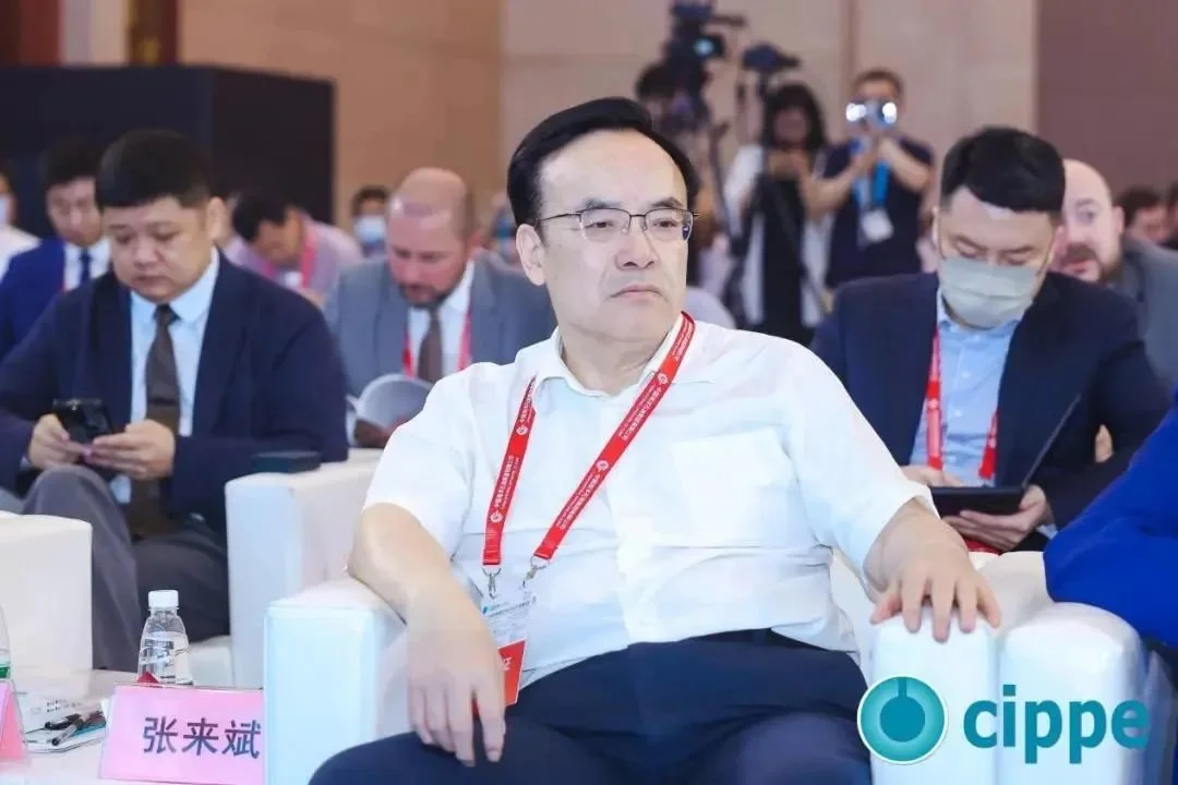 全國(guó)政協(xié)常委、中國(guó)工程院院士，中國(guó)石油大學(xué)(北京)原校長(zhǎng)張來(lái)斌出席開(kāi)幕式.jpg