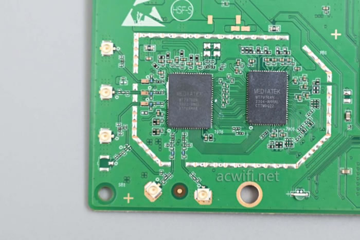 中興（ZTE）晴天墻面路由器AX3000拆機(jī)評(píng)測28.jpg