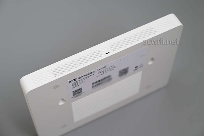 中興（ZTE）晴天墻面路由器AX3000拆機(jī)評(píng)測13.jpg