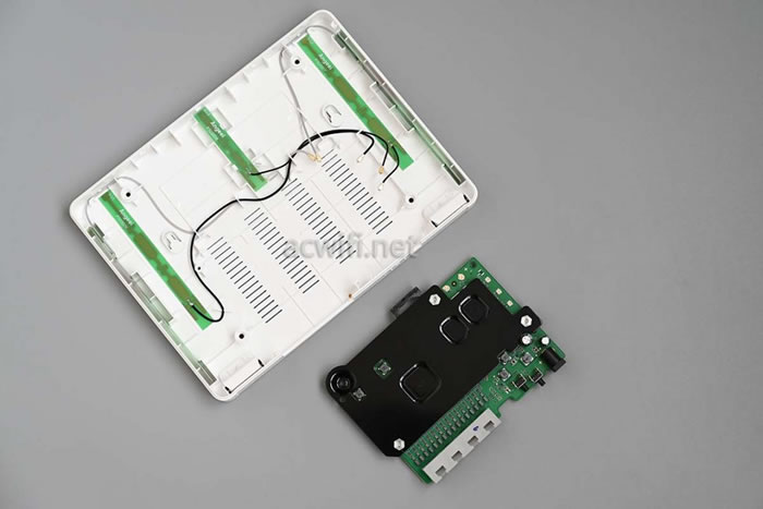 中興（ZTE）晴天墻面路由器AX3000拆機(jī)評(píng)測18.jpg