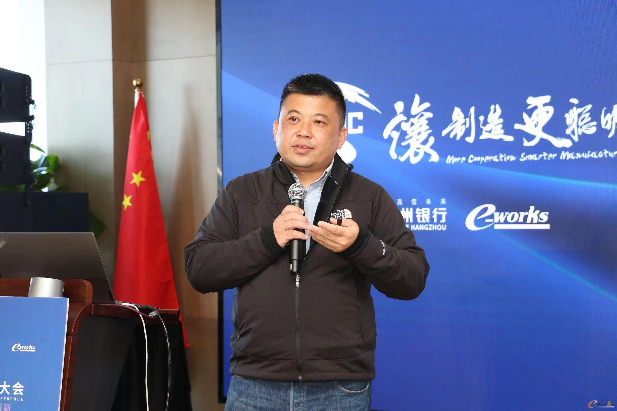 圖8 東盟工程與技術(shù)科學(xué)院院士、馬來(lái)西亞智能工業(yè)協(xié)會(huì)主席陳志輝