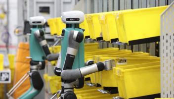 亞馬遜宣布全球已部署100萬臺機器人 新AI模型助力物流效率提升