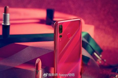 華為nova4圖賞：熱戀般的蜜語(yǔ)紅，甜蜜絢爛