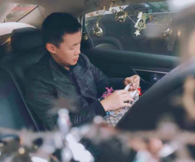 Skr人才，這年頭圣誕老人都開車了