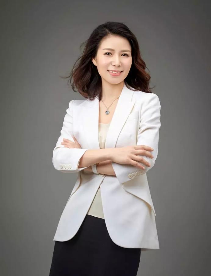 池小燕連獲年度人物大獎背后， 鳳凰網(wǎng)“品牌主場”已成行業(yè)創(chuàng)新典范