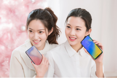厭倦了劉海屏？看看僅售2799元的三星Galaxy A8s怎么樣