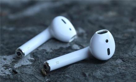 2018年度真無線藍(lán)牙耳機(jī)為何只推薦這兩款？除了 AirPods，還有它。