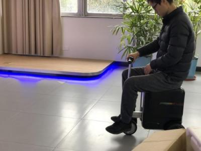賣到斷貨的黑科技智能騎行旅行箱終于入手了！