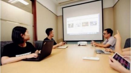 最適合演示PPT的手機(jī)：V1投影手機(jī)“另類”撬動(dòng)商務(wù)市場