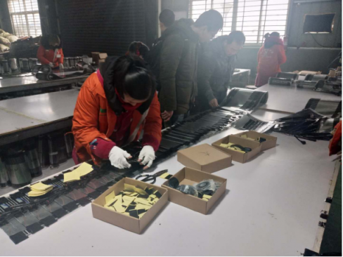 陜西延安藍(lán)衛(wèi)科技考察團(tuán)赴暖季地暖工廠總部考察