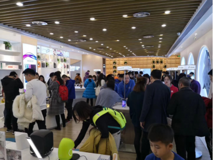 迪信通匠心打造時尚智能新品牌 D.Phone UP+領(lǐng)跑新零售業(yè)態(tài)