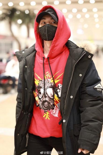 情人節(jié)最大驚喜來(lái)自京東電腦數(shù)碼？“玩”系列跨界潮服亮相北京三里屯